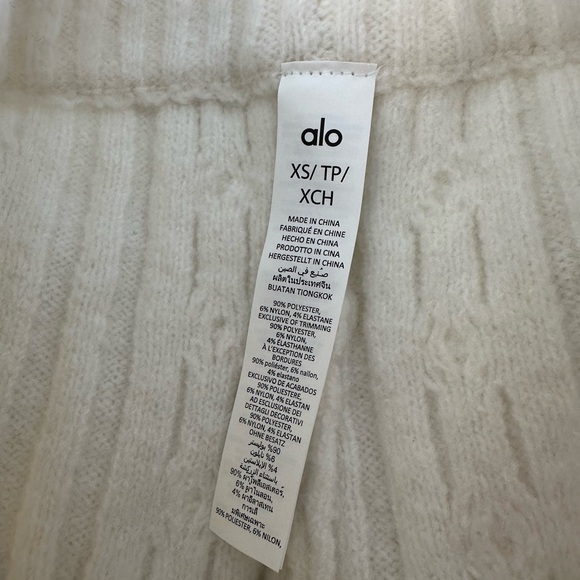 *NWT* ALO | Cable Knit Winter Bliss Pant - Picture 4 of 5